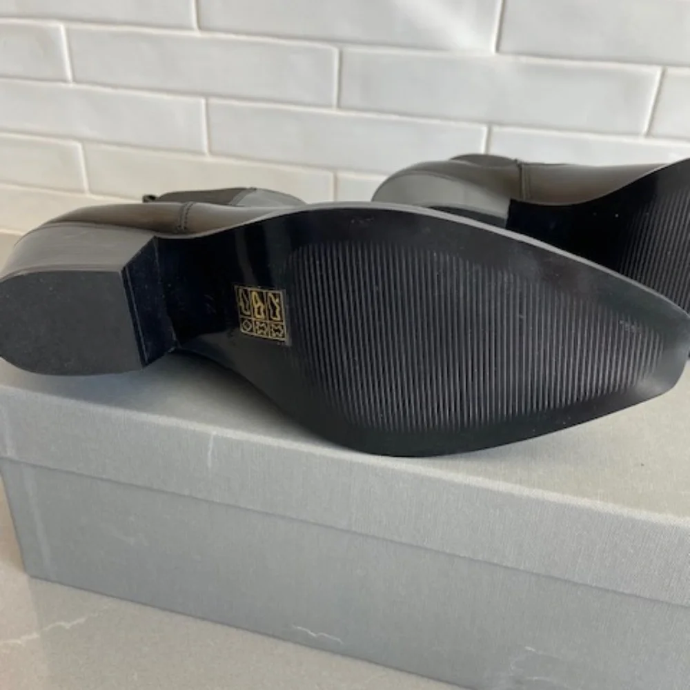 NIB Everlane Black Leather Bootie - Made in Italy - Size 7.5 - Picture 5 of 6